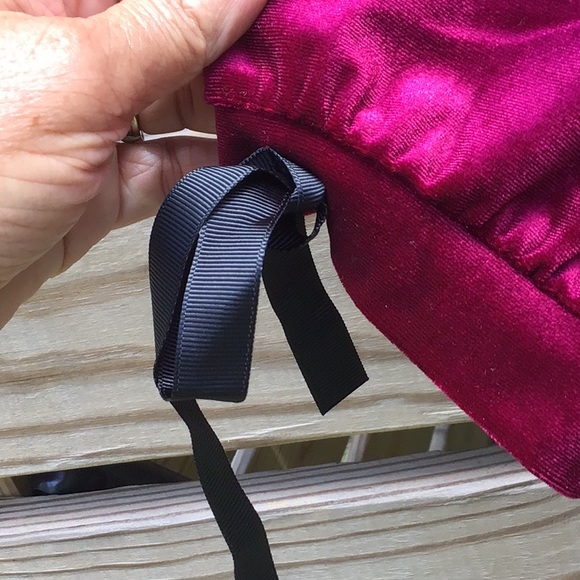 ROMEO & JULIET COUTURE BURGUNDY VELOUR BLACK RIBBON SHOULDER STRAPS MEDIUM - Picture 3 of 14